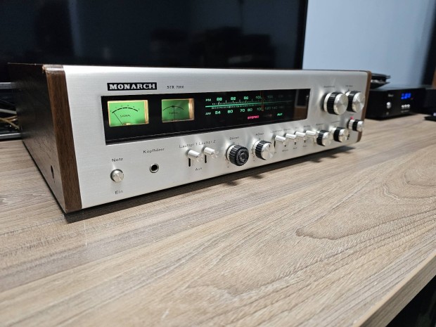 Monarch STR-7000 Receiver [hibs]